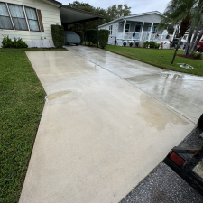 Complete-driveway-cleaning-in-Stuart-Florida 1